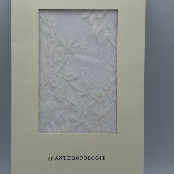Anthropologie Women’s Lace Tights Size Medium White Raised Floral Italy NWT - Picture 2 of 9
